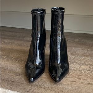 Jessica’s Simpson boogie heels